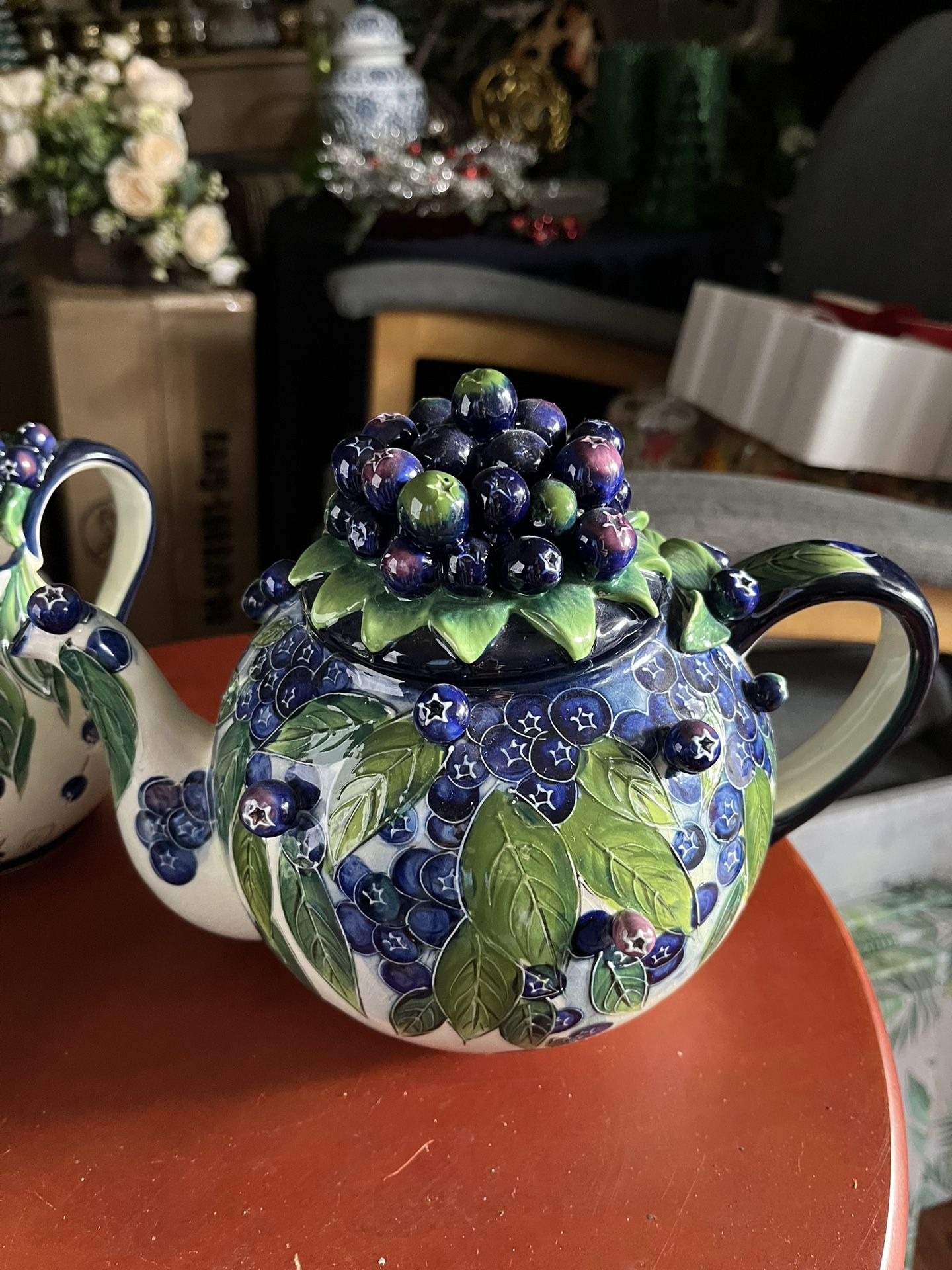 Vintage Tea Set by Jay McCall. Blubbery motif .