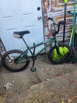 Green Diamondback Venom BMX