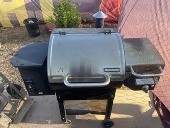 WOODWIND CAMP CHEF SMOKER AND GRILL
