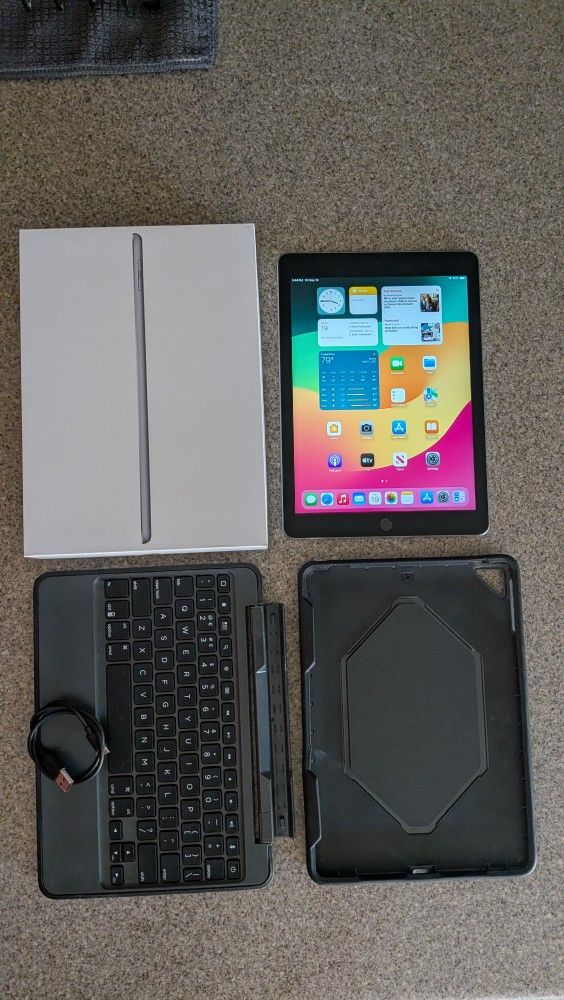 Apple IPad 6th Gen WiFi 32GB Case Keyboard Folio