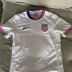 USA Men’s Soccer Jersey (M)