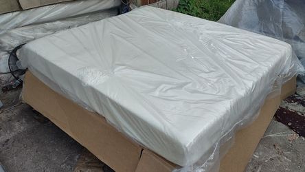 Tempurpedic King Size Mattress (Mattress Only)