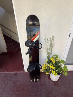 Snowboard (Burton Feelgood ES Women’s Snowboard + Burton Bindings)