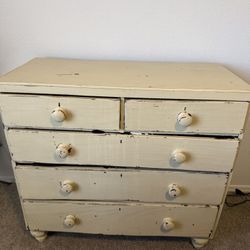 5-Drawer Dresser – Budget Friendly / Functional Storage