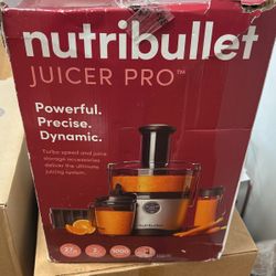 NUTRIBULLET JUICER