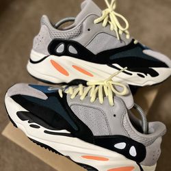 Yeezy boost 700