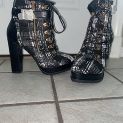 Shoedazzle Black & White Plaid School Girl High Block Heel Bootie
