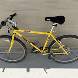 Classic Trek 830 Mountain Bike