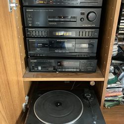 Pioneer Stereo System With Turn Table 