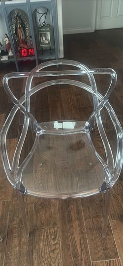 Ghost tranperent chairs
