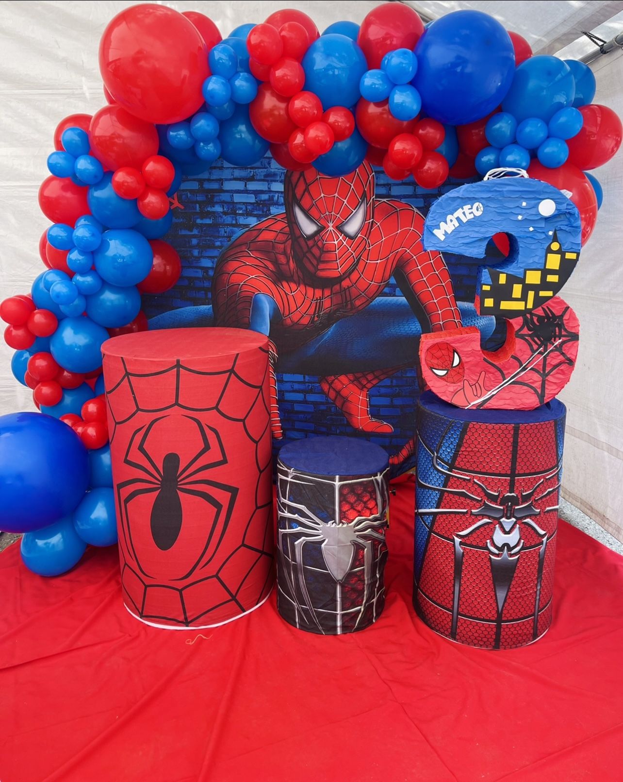 Renta De Cilindros Y Aro Con Fondo De Spider Man