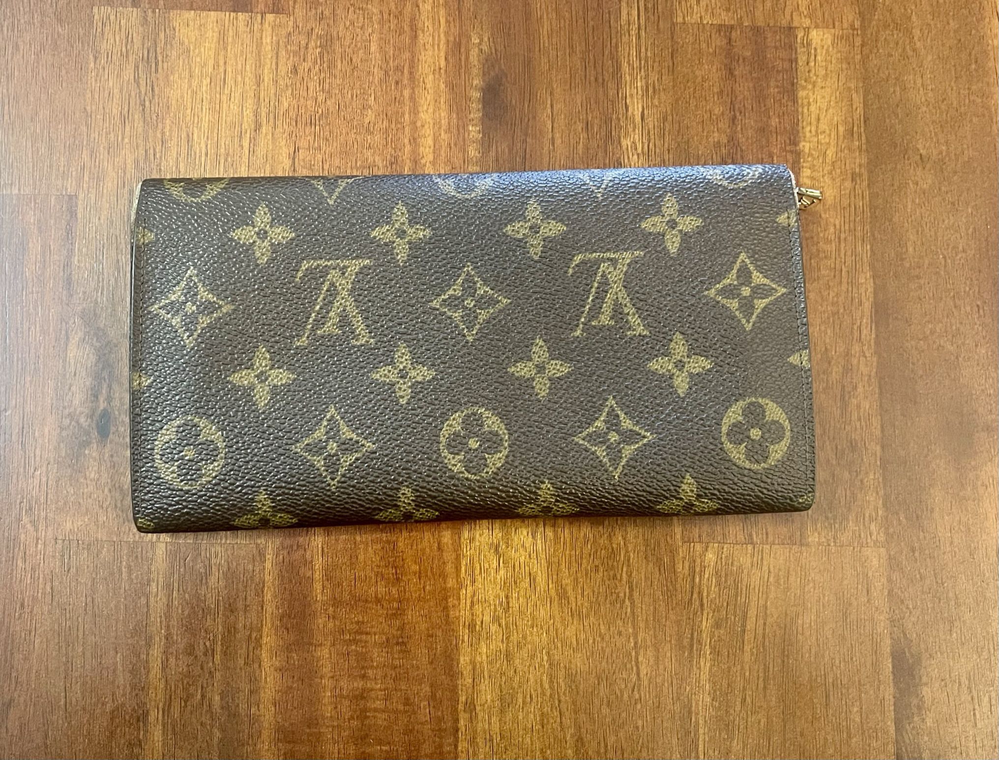Louis Vuitton 1988 Monogram Wallet – Dina C's Fab and Funky