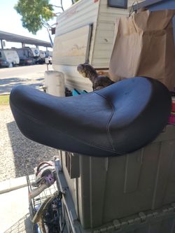 H.D. SPORTSTER "SOLO" SEAT!!