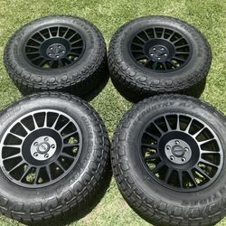 (4) 18” Method Wheels 265/70R18 Toyo All Terrain AT3