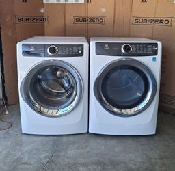 ELECTROLUX WASHER AND ELECTRIC DRYER