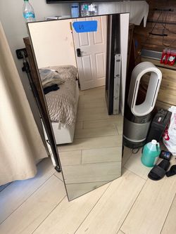 Lululemon MIRROR Smart Fitness Mirror – Full Length Workout Mirror