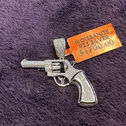 Solid 925 Silver Moissanite Revolver Pendant 