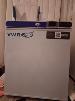 VWR Undercounter Laboratory Refrigerator/Freezer