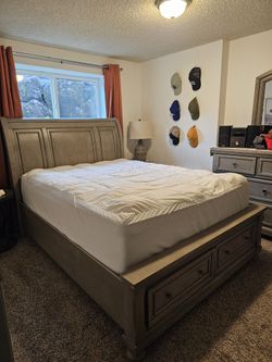 Ashley Furniture Queen Bedframe