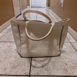Estee Launder White Bag 