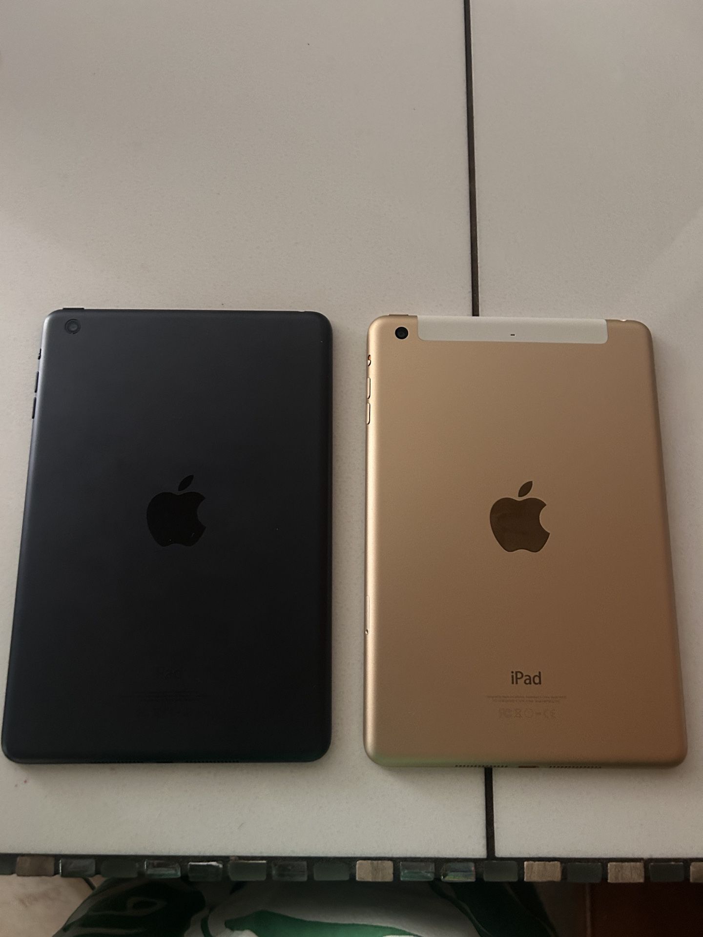 2 Ipad Mini’s