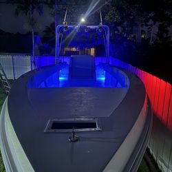 Bote De 31 Ft Listo Para Él Agua 