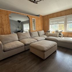 Thosmpsonville sectional couch (as is) 