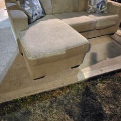 SMAll/COMPACT SECTIONAL