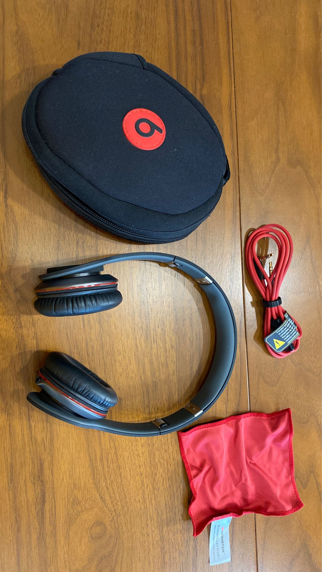 Beats headphones - black