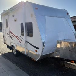 14.5 Ft Travel Trailer (bunks) 