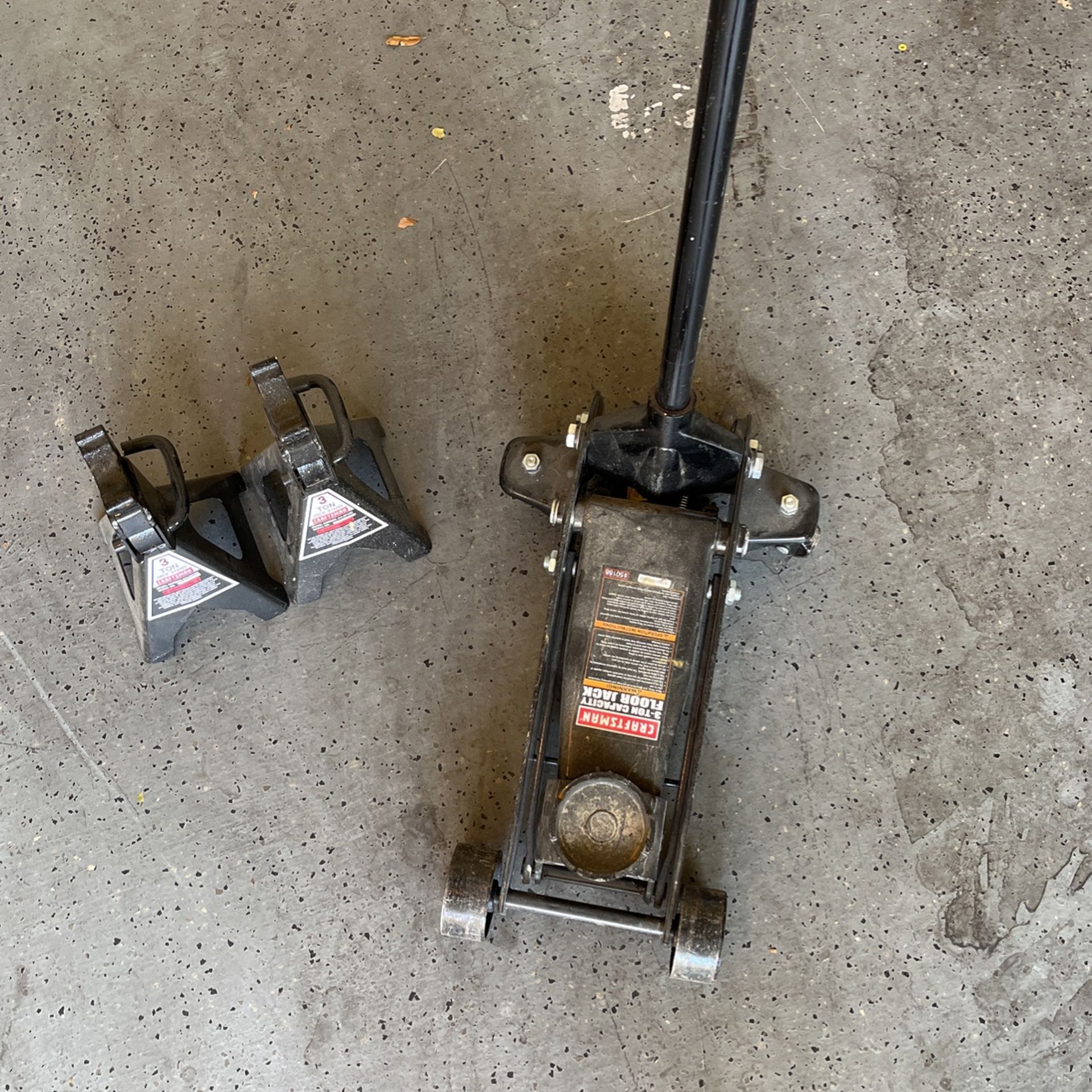 3 Ton Floor Jack With 3 Ton Jack Stands for Sale in Las Vegas, NV OfferUp