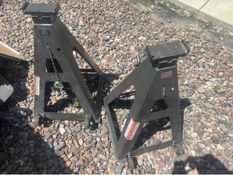 2 ten ton jacks with wheels