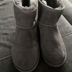 Ugg Short, Grey boots 