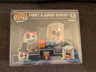 SDCC forky and Karen Beverly 2 pack with pop! protector LE 3500 San Diego Comic-Con toy story 5