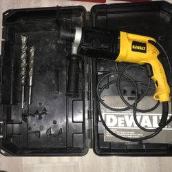 DeWALT Heavy Duty ROTARY HAMMER