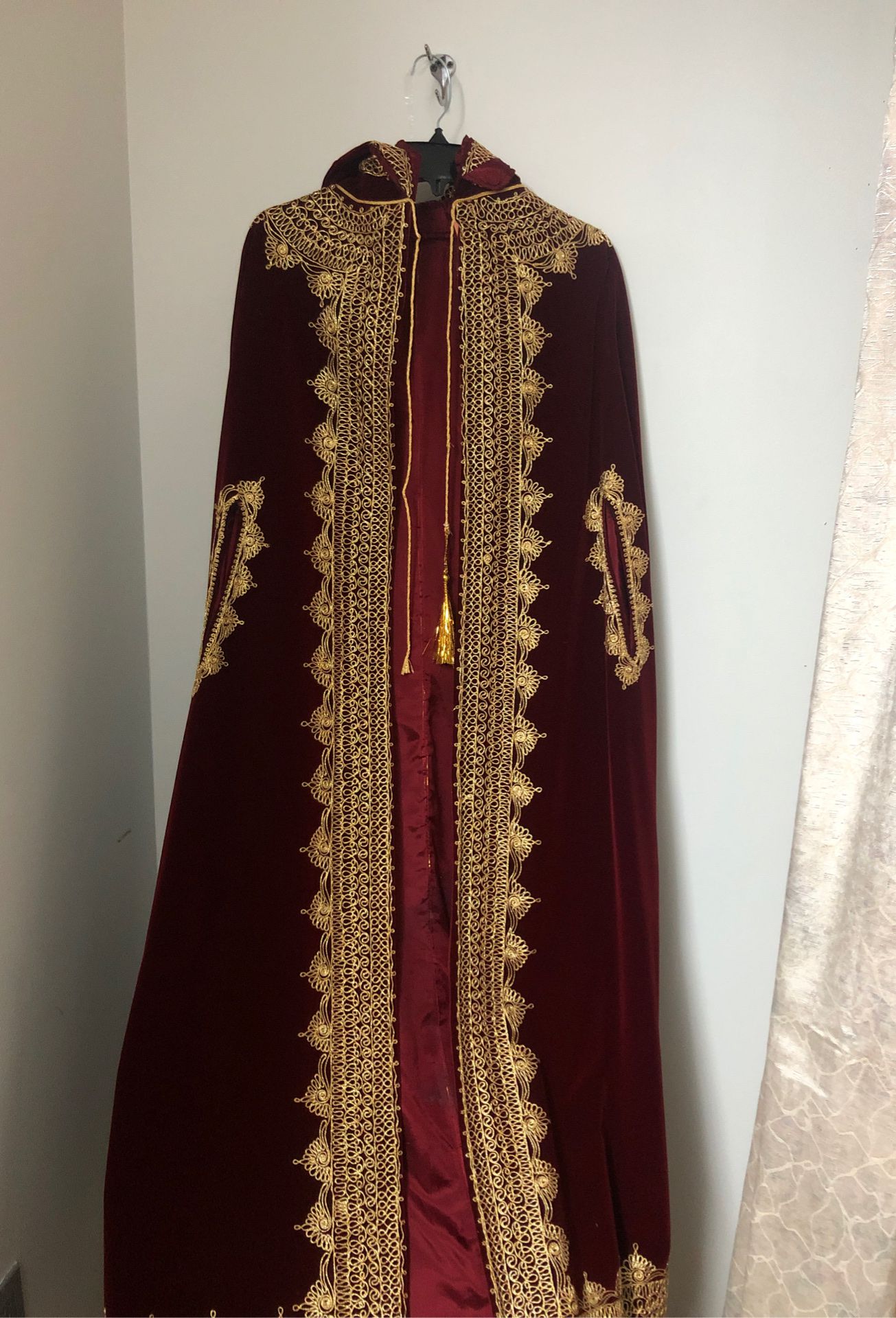 Henna velvet burgundy and gold two pieces outfit