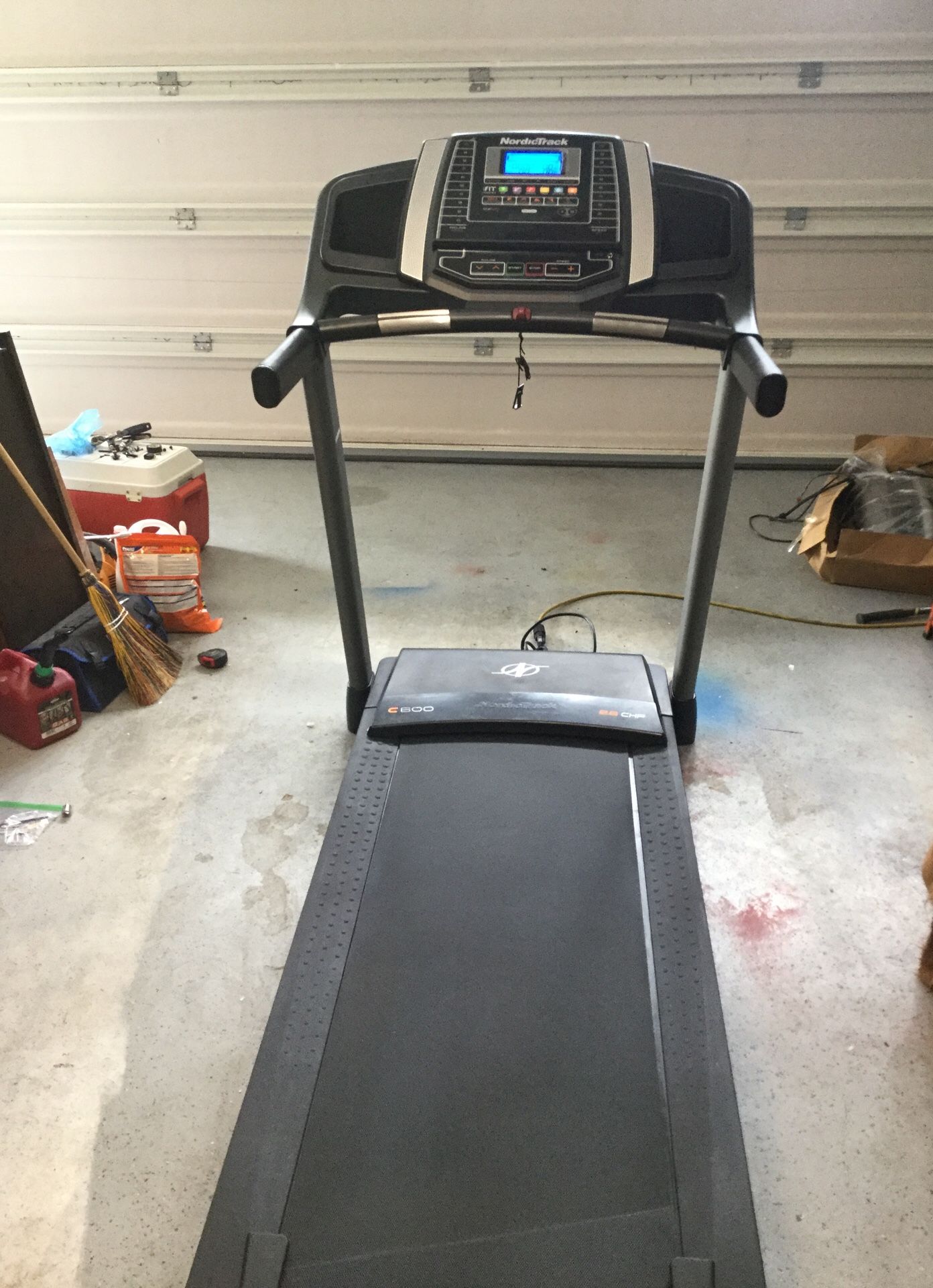 Nordictrack C600 treadmill, new