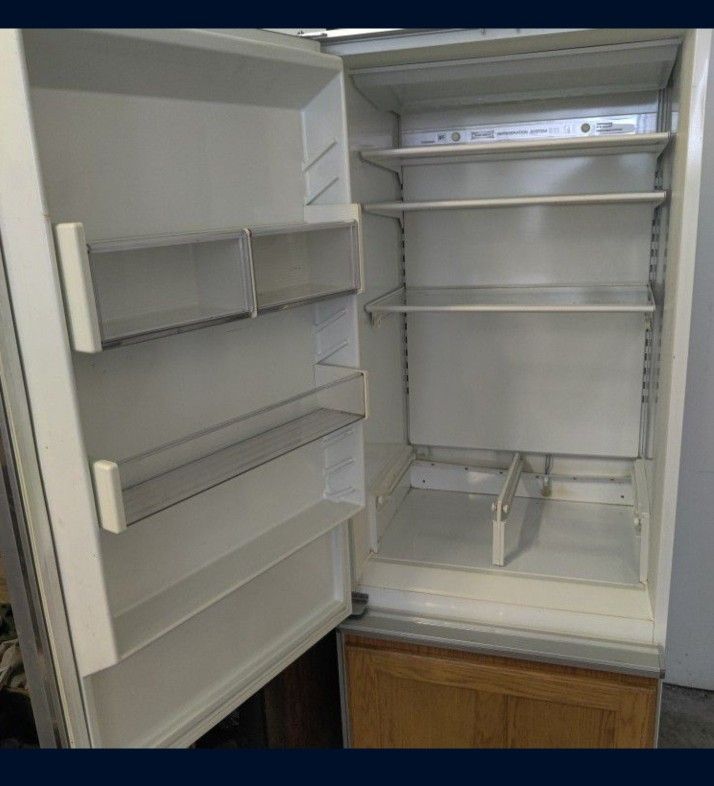 Counter Depth SubZero W/Panel for Sale in Snohomish, WA OfferUp