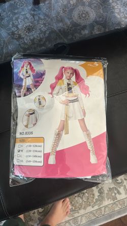 K pop demon hunter Halloween costume. GREAT CONDITION