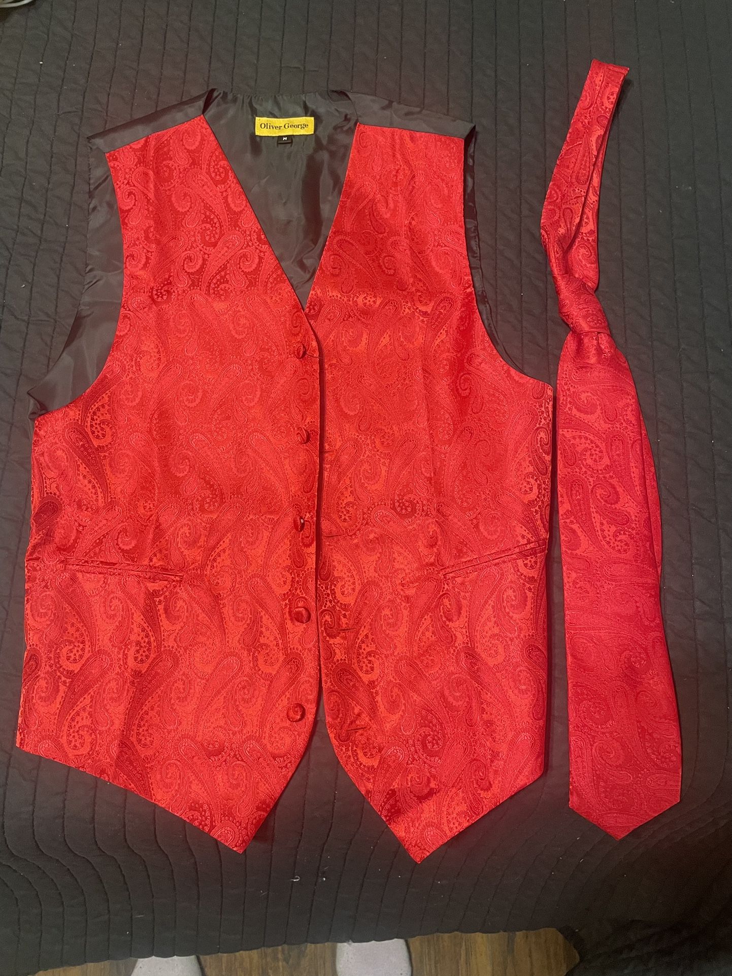 Men’s Red Vest And Tie Size M
