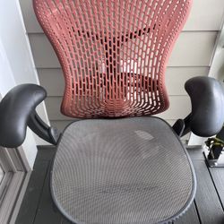Herman Miller Mirra2