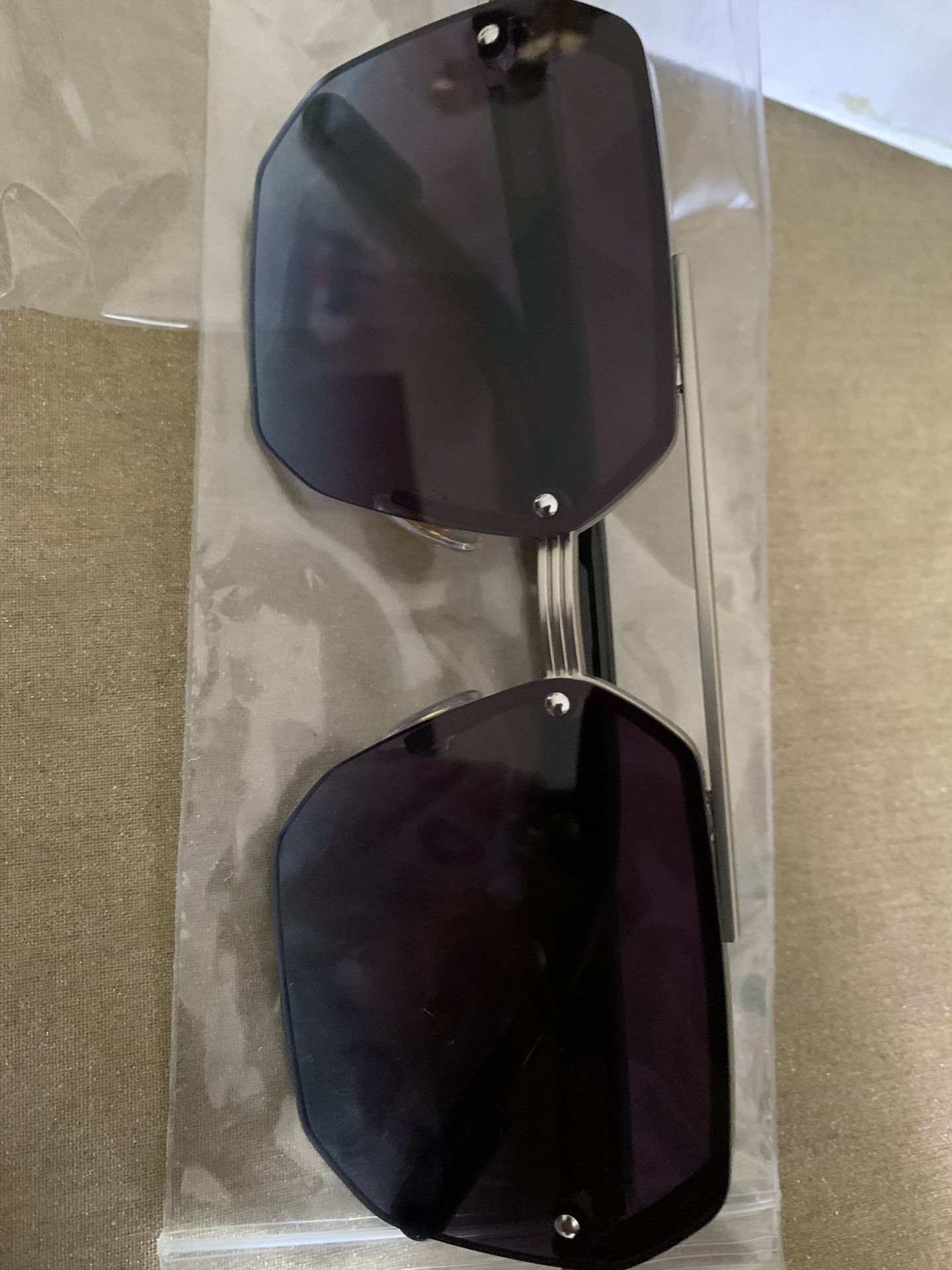 UNISEX DARK BLUE AND GOLD STUNNER SUNGLASSES