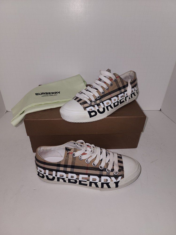 Burberry Low Top Sneaker 