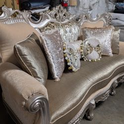 Beautiful set of new sofas 