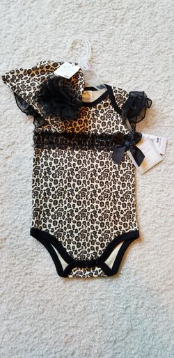 Baby Essentials leopard print 2 pc onesie set