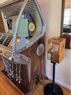 Vintage 1950s Seeburg HF100R Jukebox