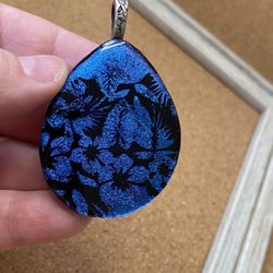 Beautiful Large Hawaiian Theme Pendant 