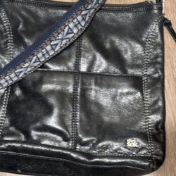 Sak Cross Over Shoulder