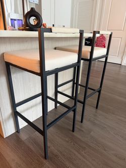 Set of 2 Modern Bar Stools with Cushioned Seats