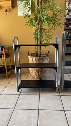 Black Shelf stand